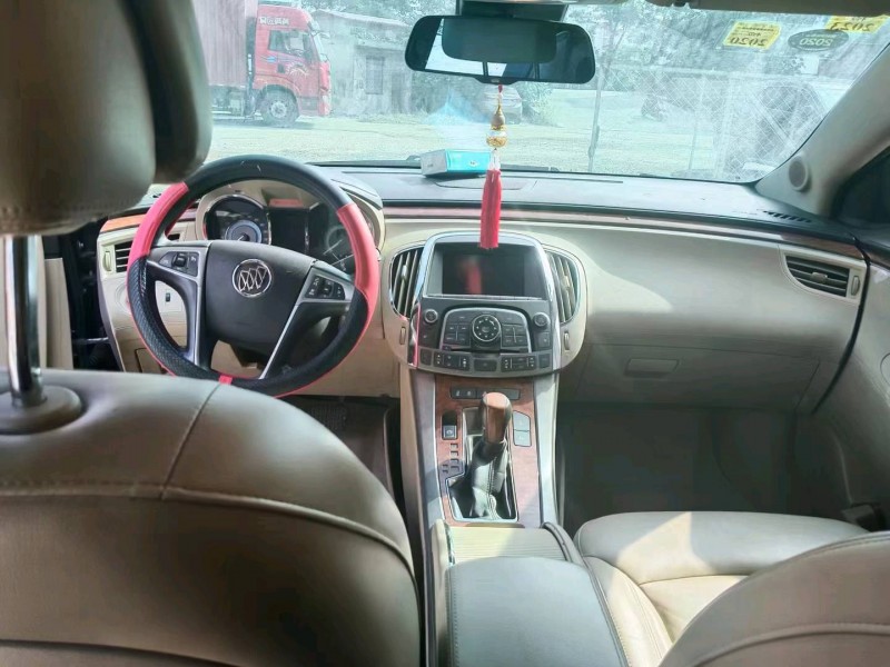 青岛13年别克君越5