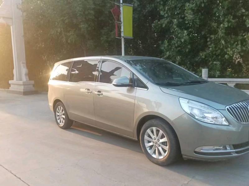 东营11年别克GL82