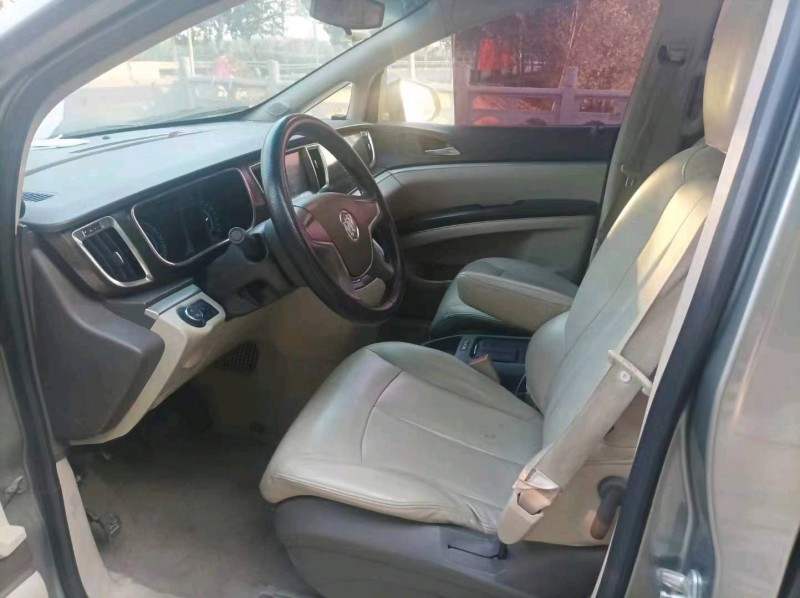 东营11年别克GL84