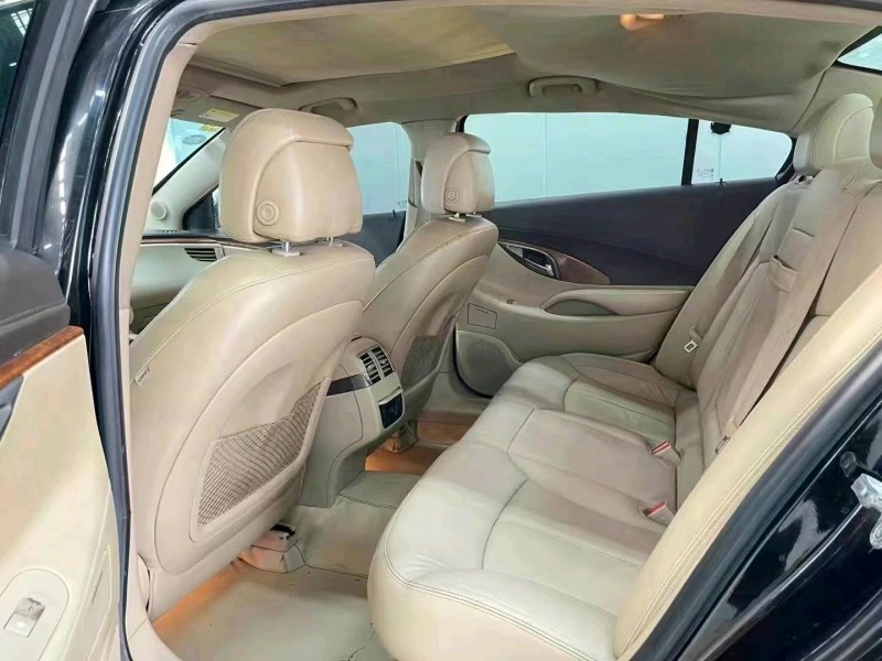 济宁13年别克君越4