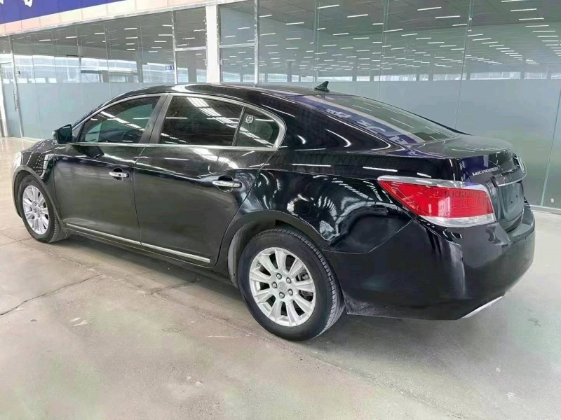 济宁13年别克君越8