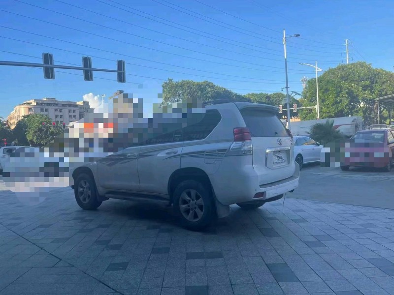 东莞11年丰田普拉多7