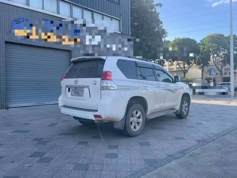 东莞11年丰田普拉多8