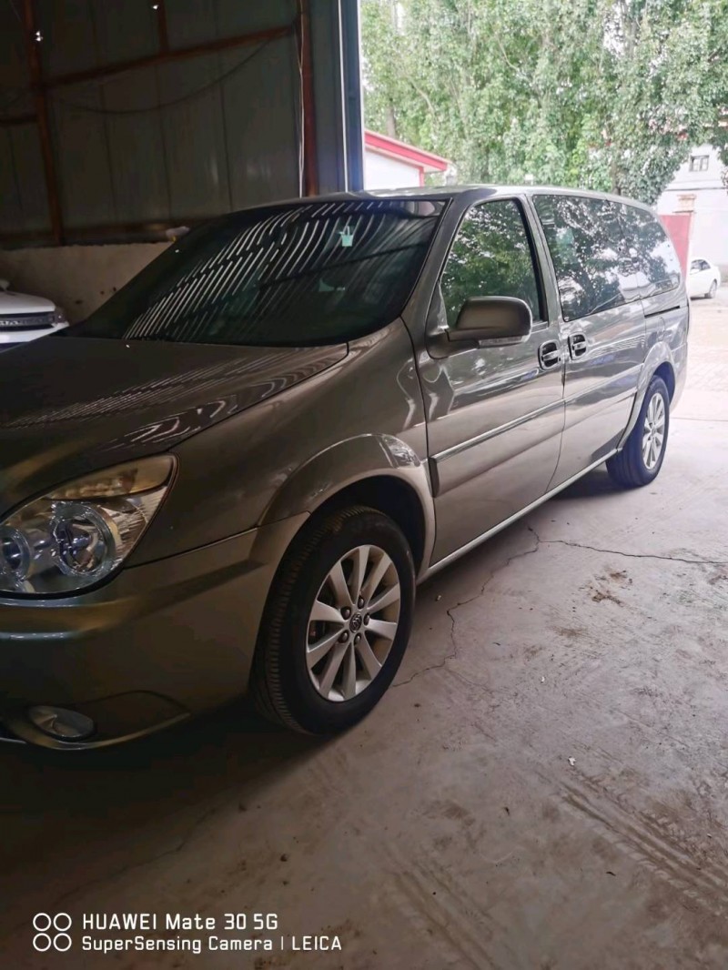 保定16年别克GL82