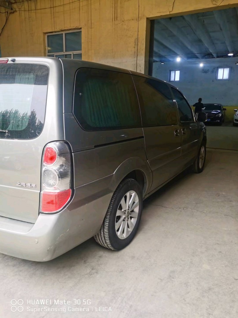 保定16年别克GL87