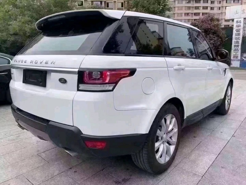 济宁17年路虎揽胜运动4