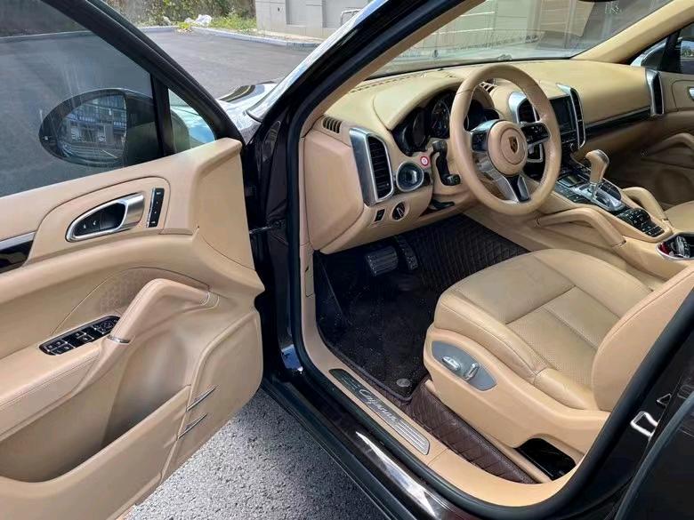 盐城16年保时捷卡宴6