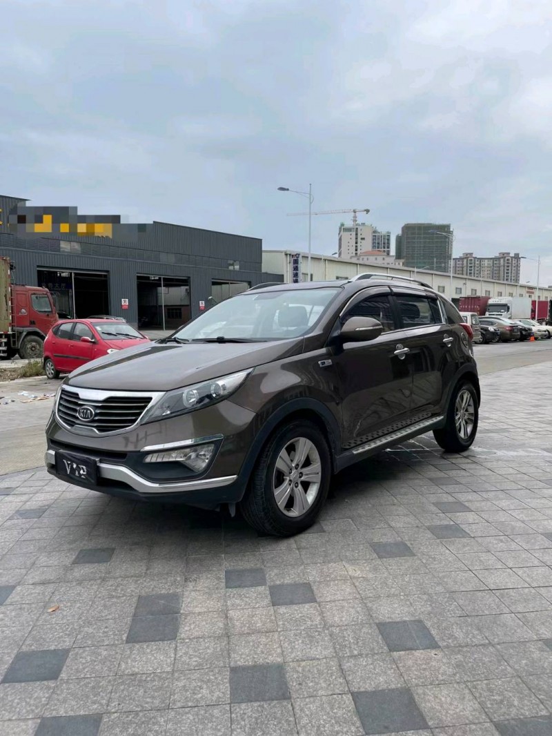 东莞12年起亚智跑7