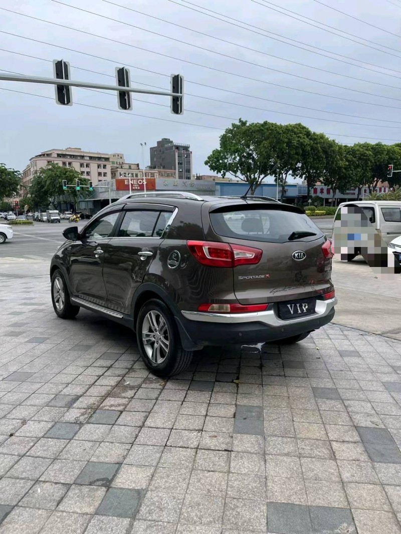 东莞12年起亚智跑2