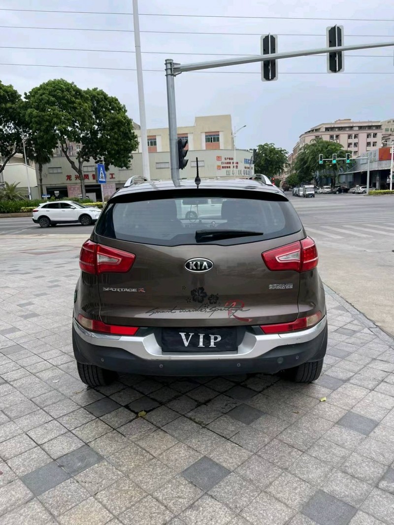 东莞12年起亚智跑1