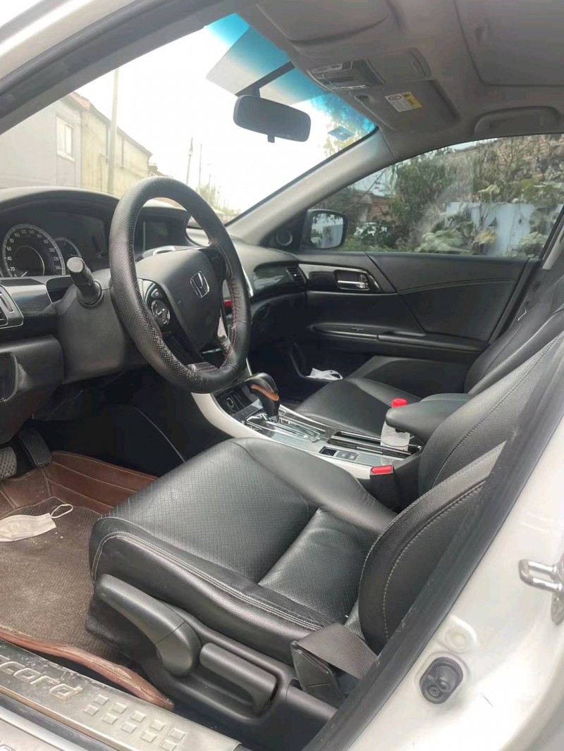 邯郸17年本田雅阁2