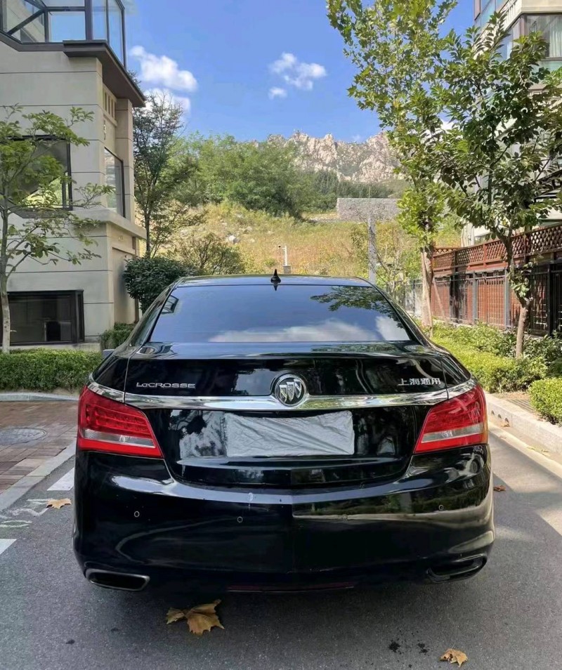 青岛14年别克君越9