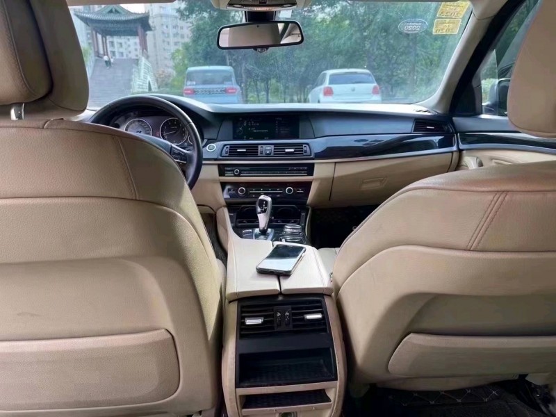 济宁13年宝马5系9