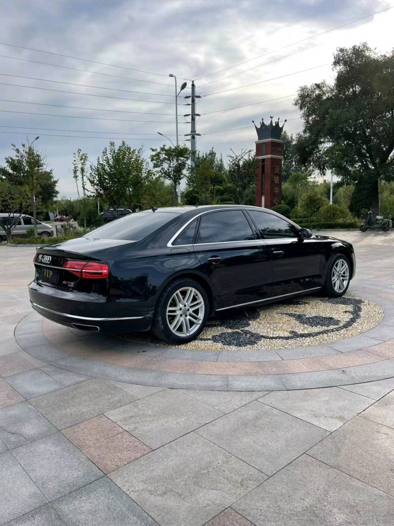 青岛16年奥迪A8L2