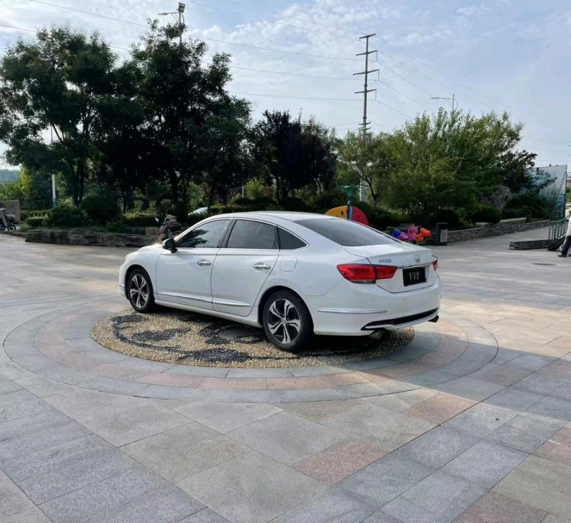 青岛16年本田思铂睿3