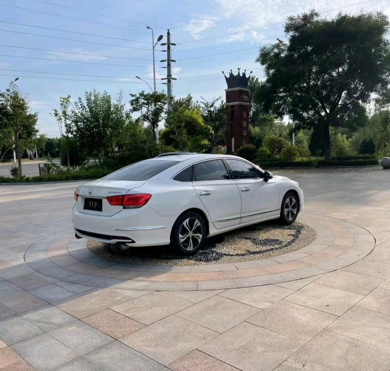 青岛16年本田思铂睿2