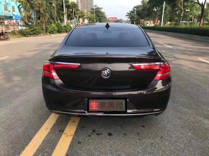 重庆18年别克君越4