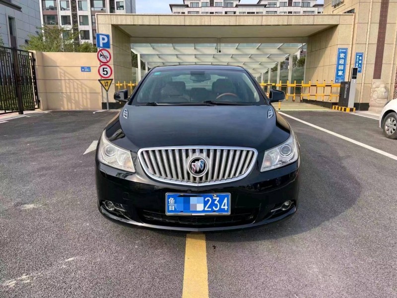 烟台12年别克君威1