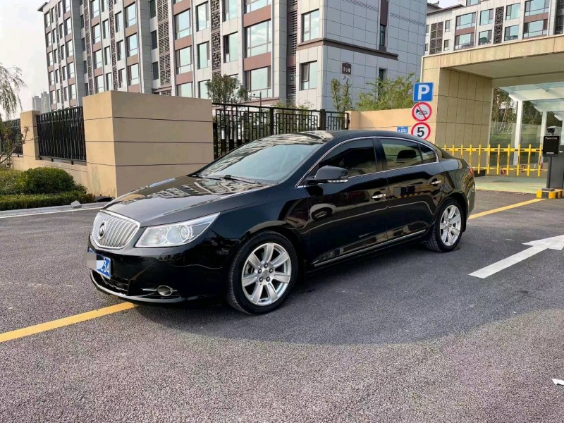 烟台12年别克君威3