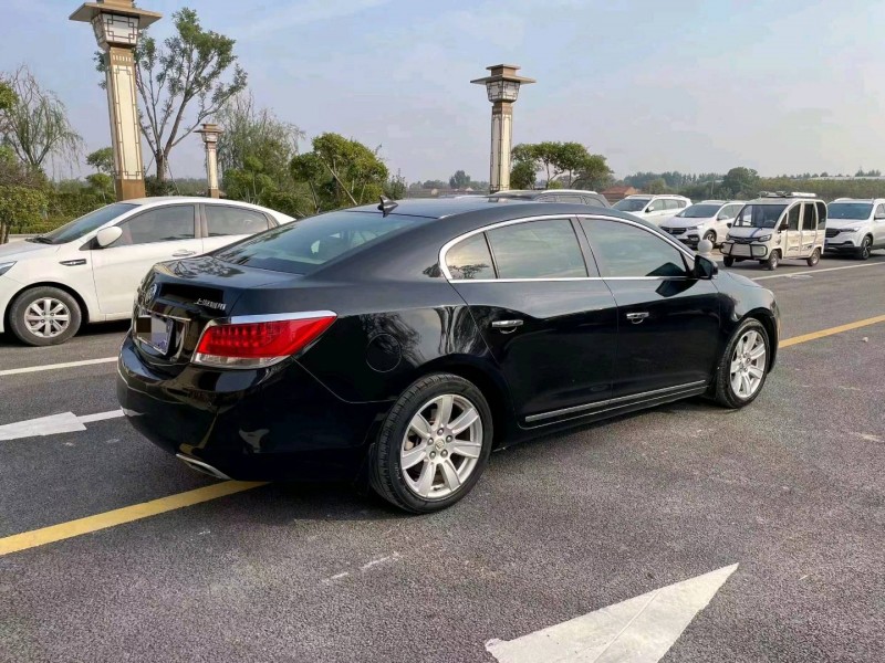 烟台12年别克君威5