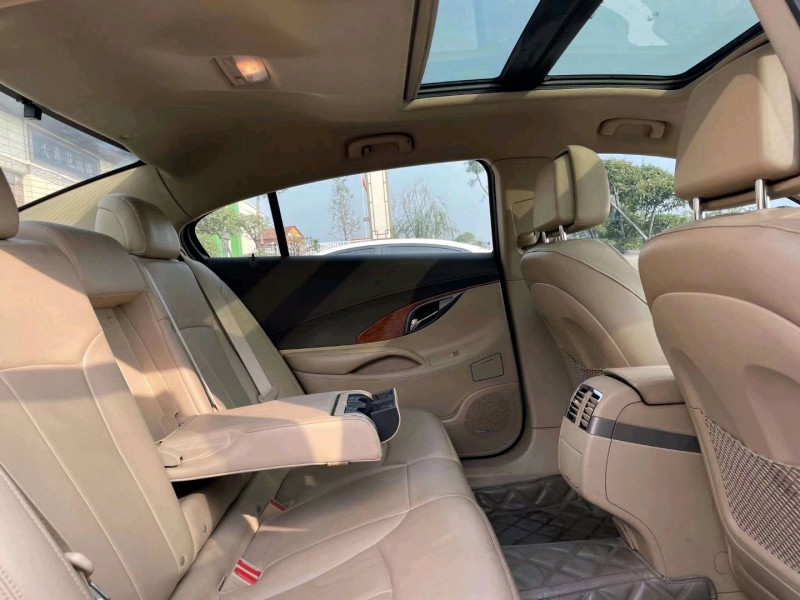 烟台12年别克君威8