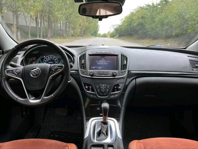 青岛16年别克君威5