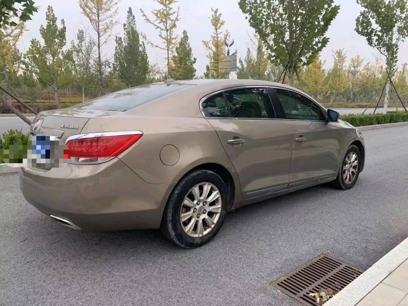 石家庄10年别克君越3