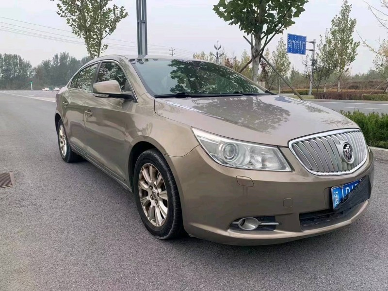 石家庄10年别克君越2