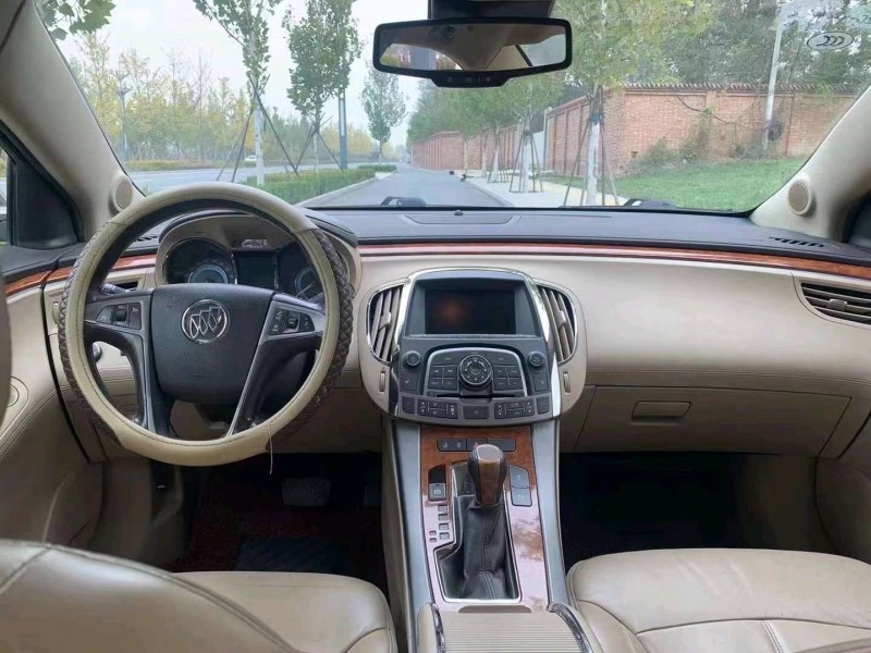 石家庄10年别克君越6