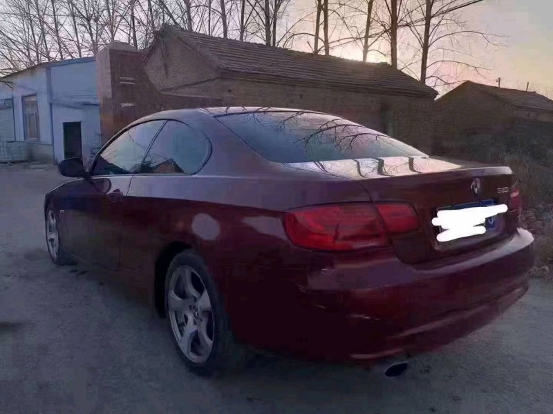 北京11年宝马3系8