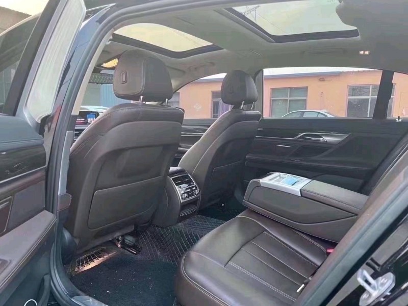 济宁16年宝马7系5