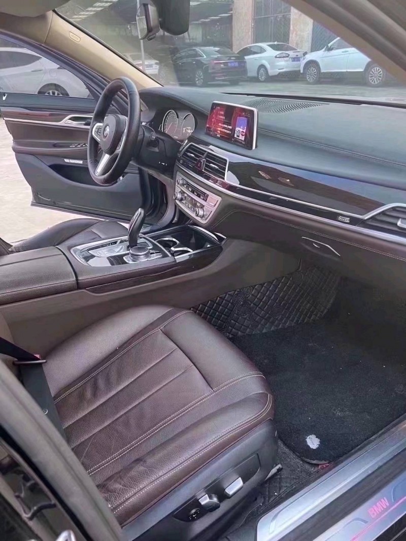 济宁16年宝马7系8