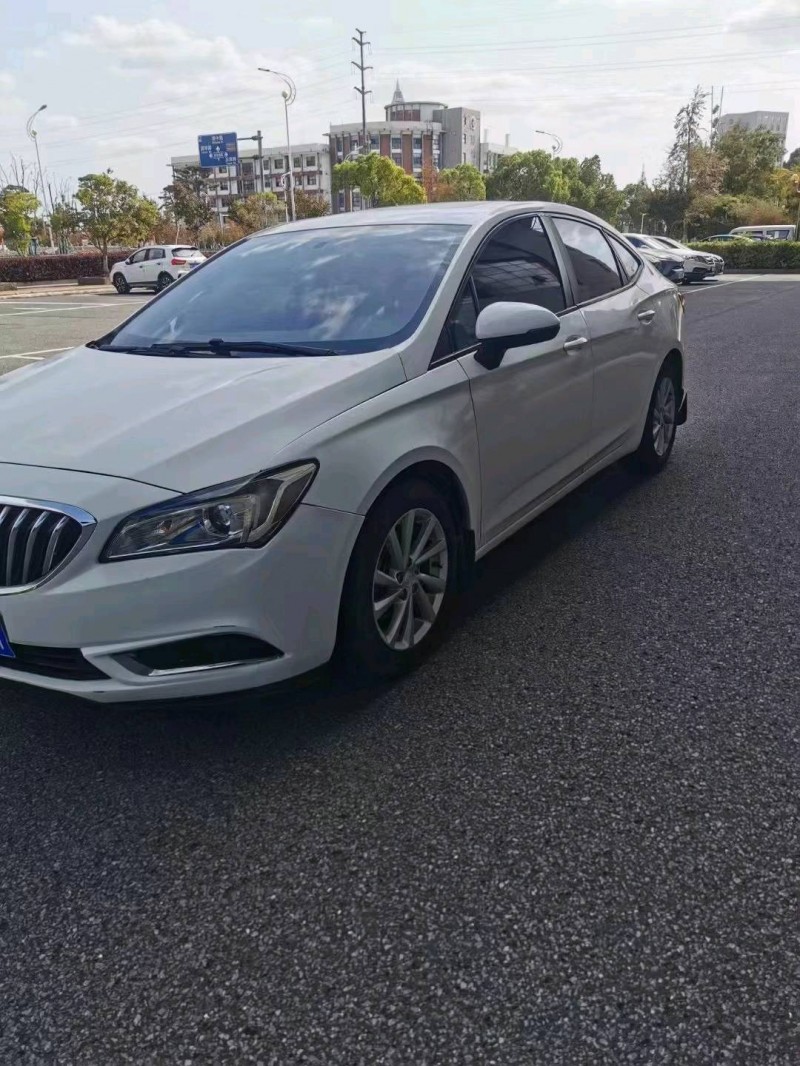 徐州16年别克威朗1