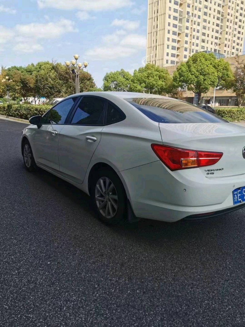 徐州16年别克威朗5