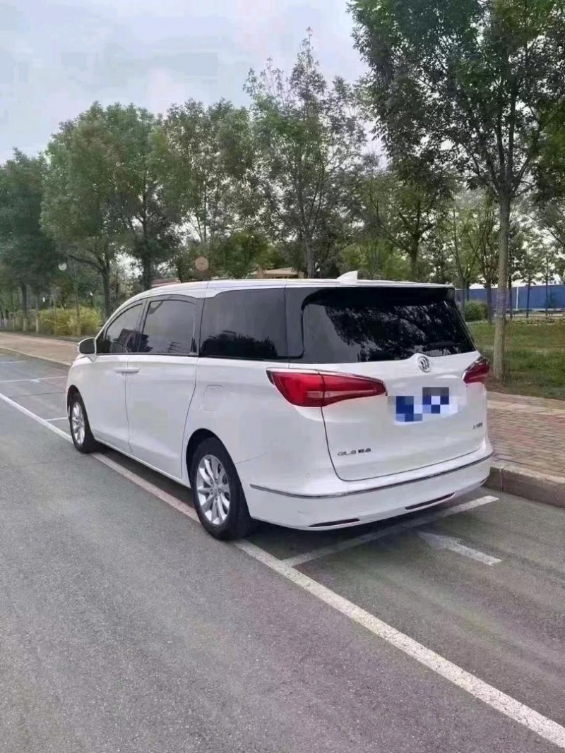 石家庄19年别克GL83