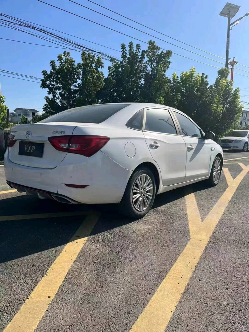 青岛17年别克英朗GT7