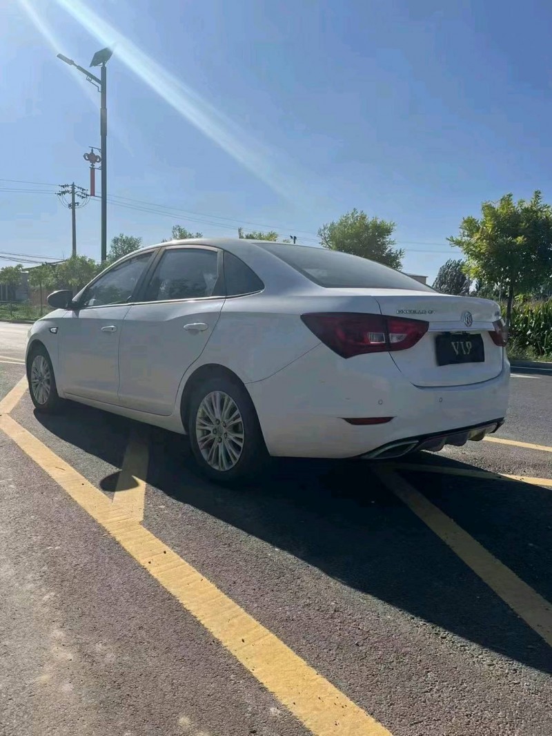 青岛17年别克英朗GT8