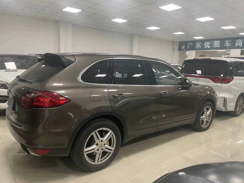 东莞12年保时捷卡宴4