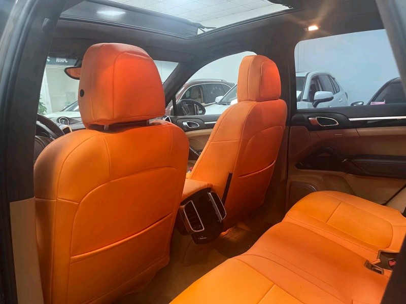 东莞12年保时捷卡宴6