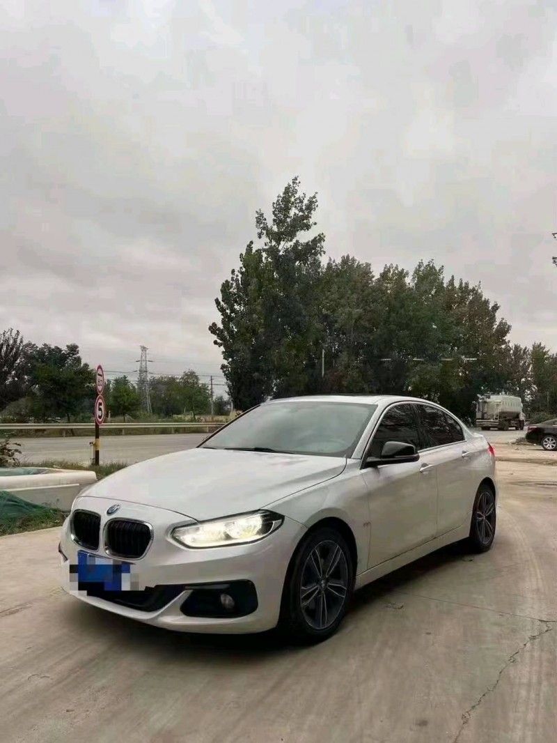 北京17年宝马1系2