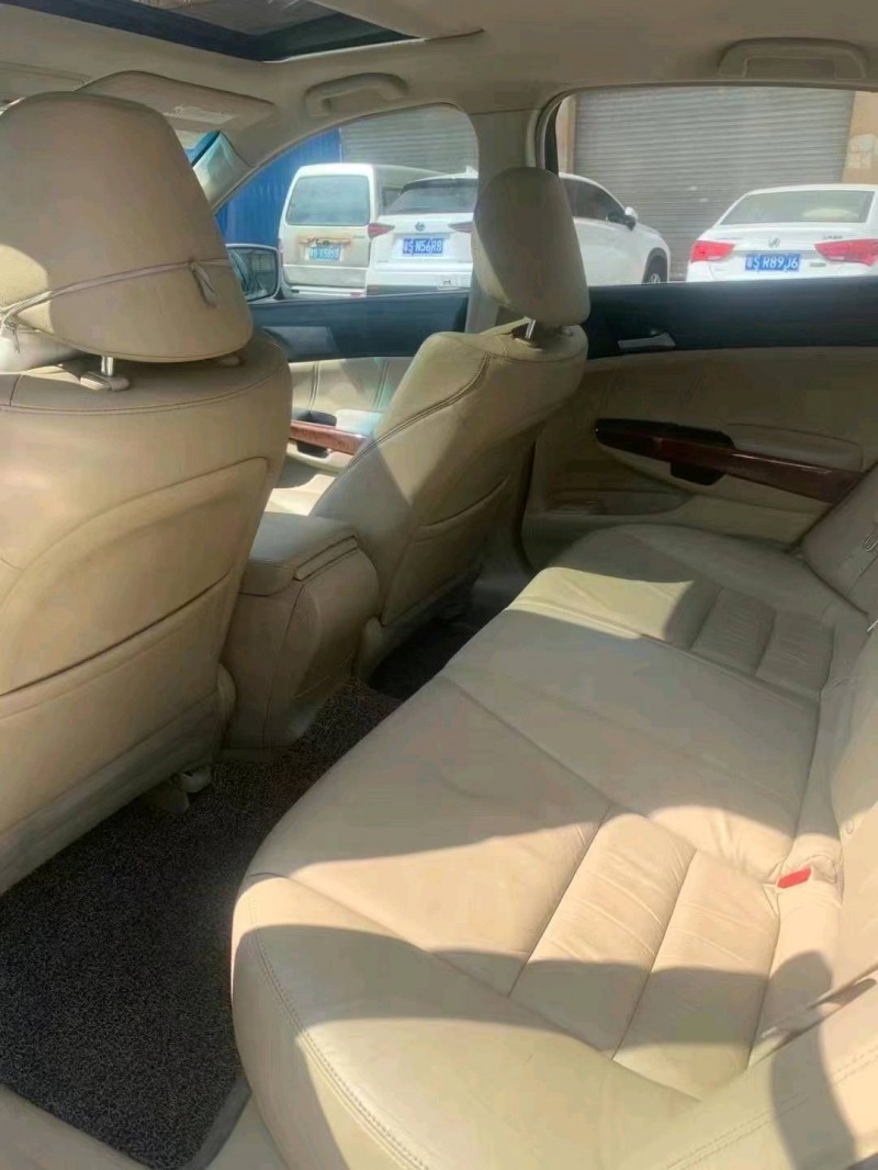 东莞12年本田雅阁4