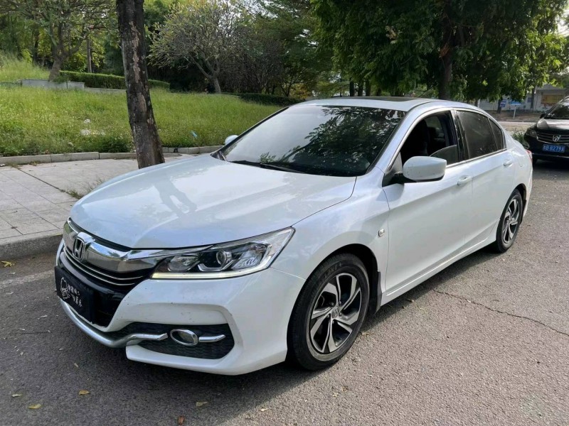 东莞18年本田雅阁2