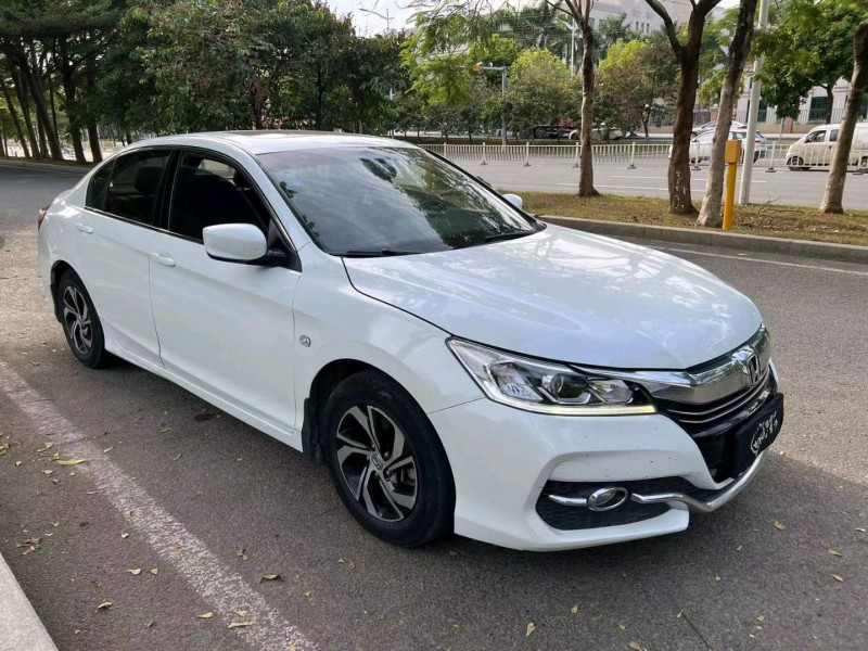 东莞18年本田雅阁3