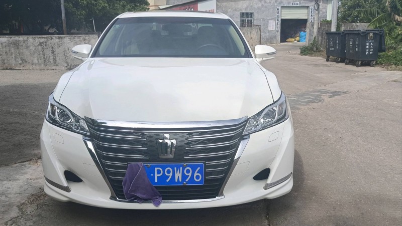 东莞17年丰田皇冠1