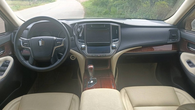 东莞17年丰田皇冠6