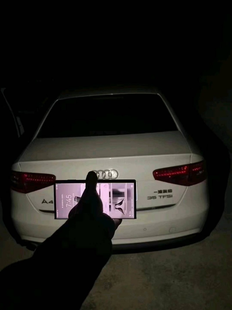 成都14年奥迪A4L5