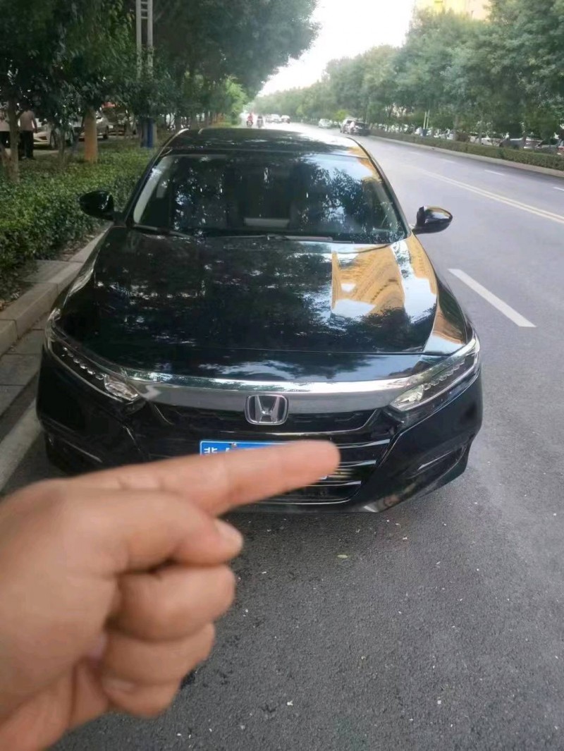 邢台19年本田雅阁1