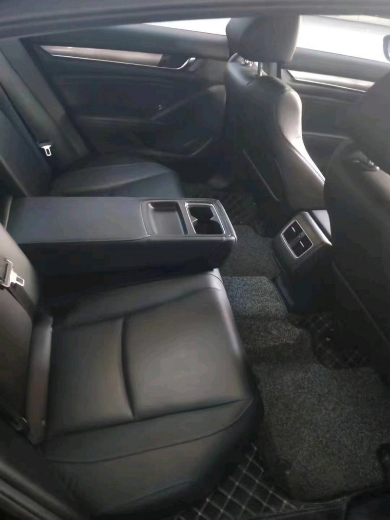 邢台19年本田雅阁3