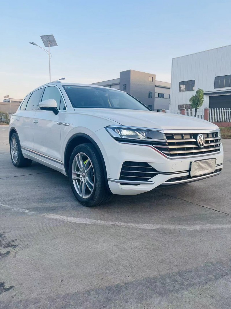 东莞20年大众途锐4