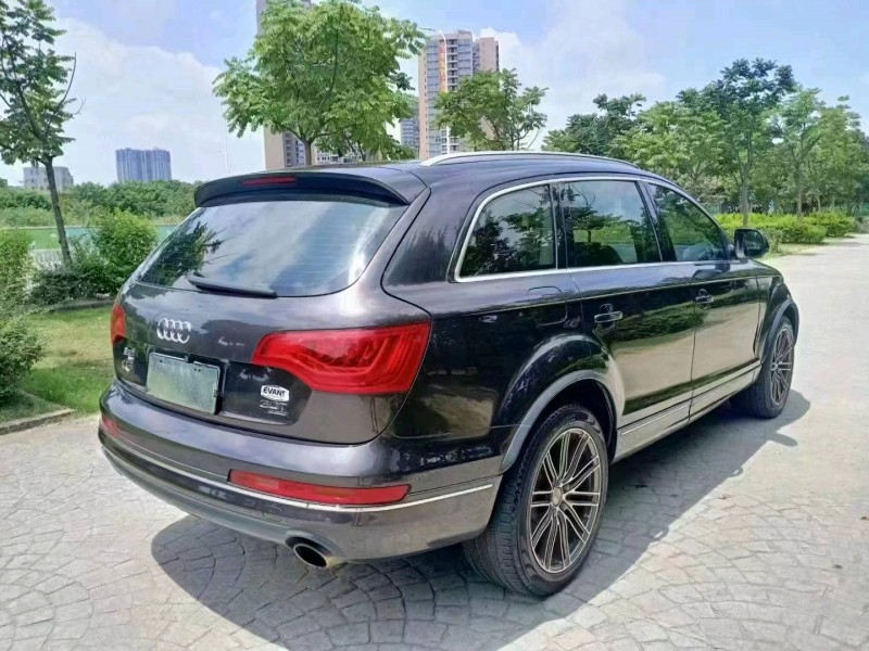 广州11年奥迪Q78